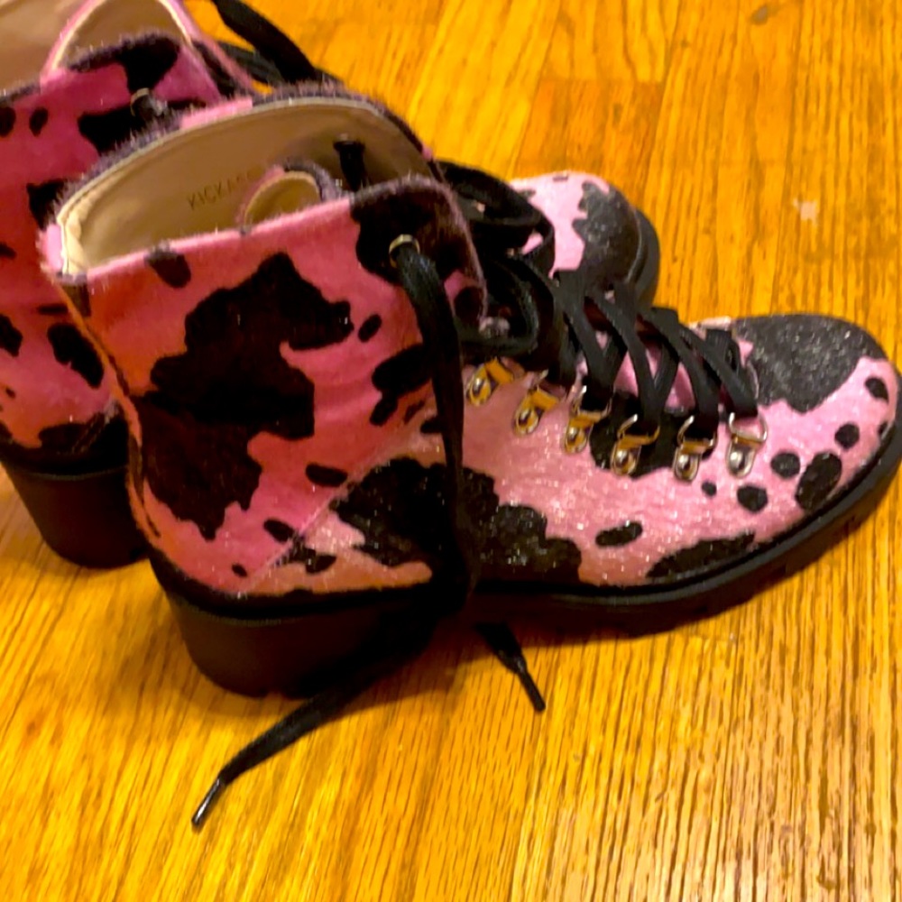 Pink cow print boots from Ragstock size 5.5